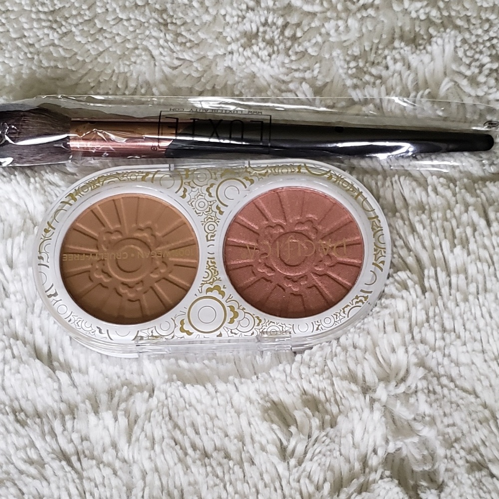 Pacifica Bronzer Bush duo, Luxie makeup brush